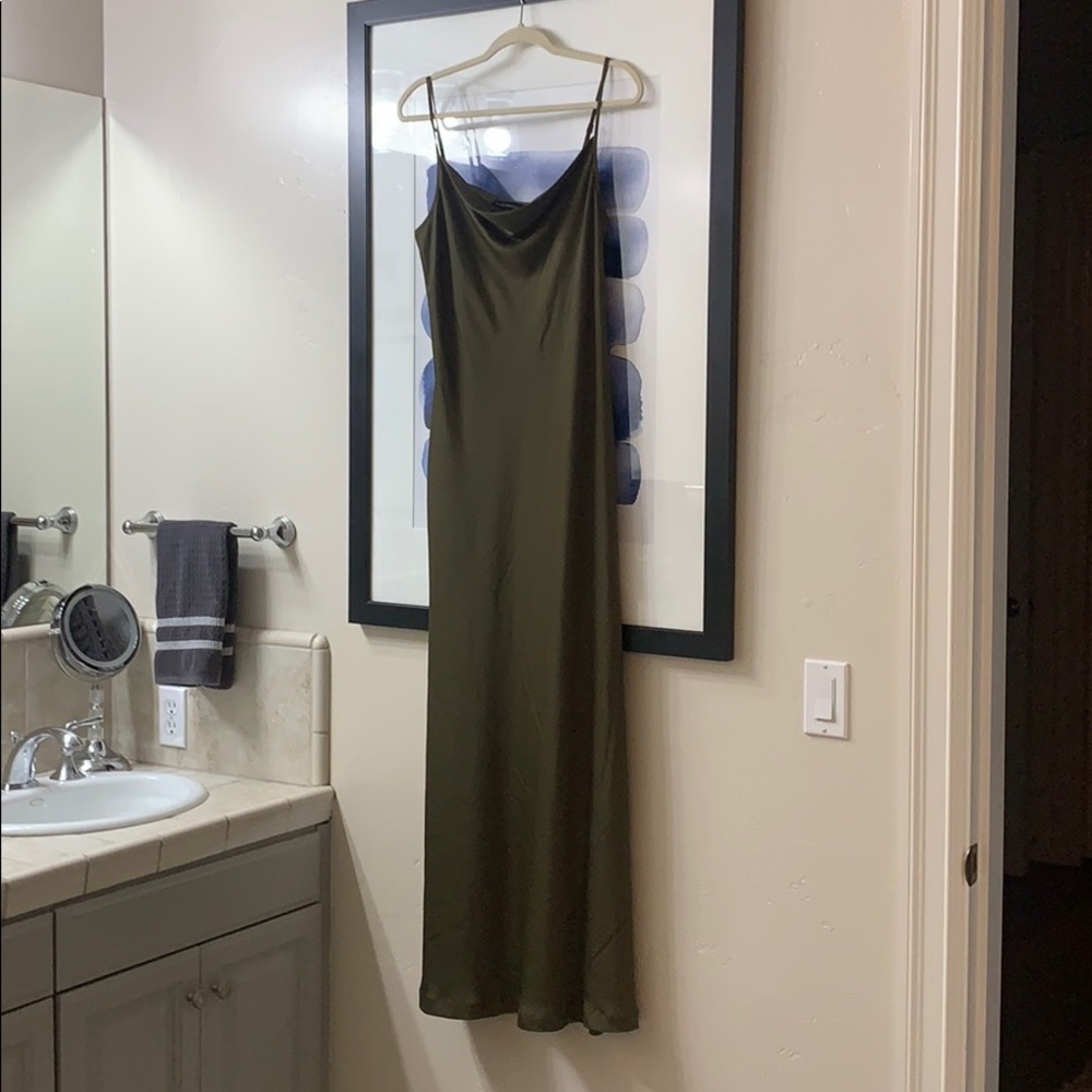 Olive green dress - Picture 2 of 4